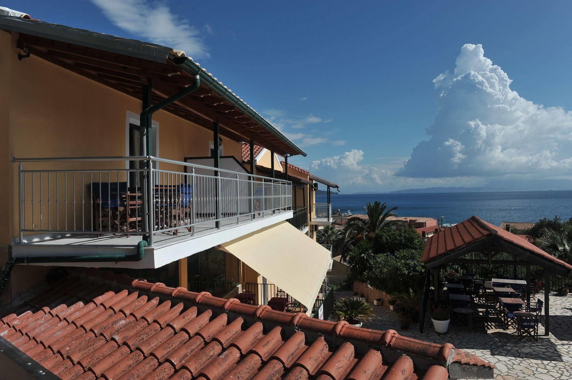 Kerkyra Beach Hotel & Apartments Benitses  Exterior foto